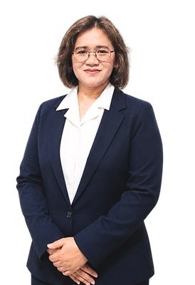 Retna Damayanti, Finance Director